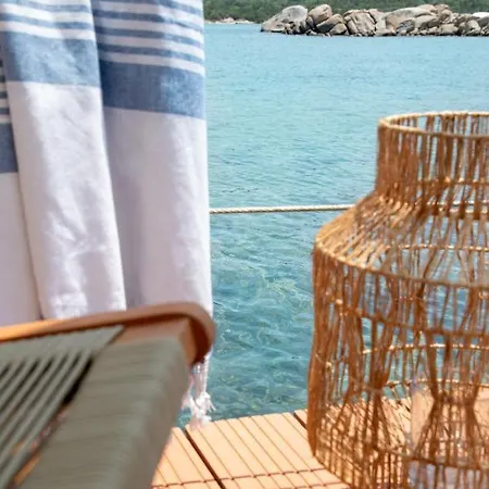 Luxury Boat Botel