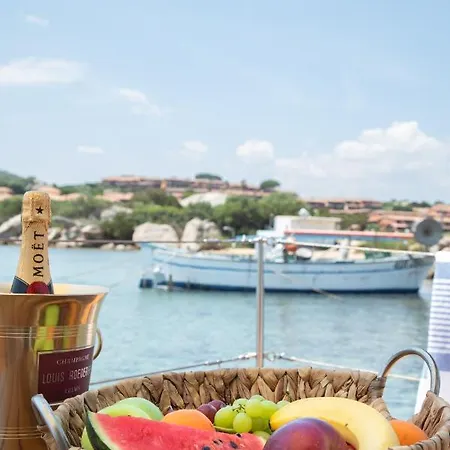 Luxury Boat Hotel na wodzie *